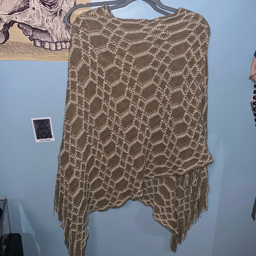 Size medium poncho tan and white